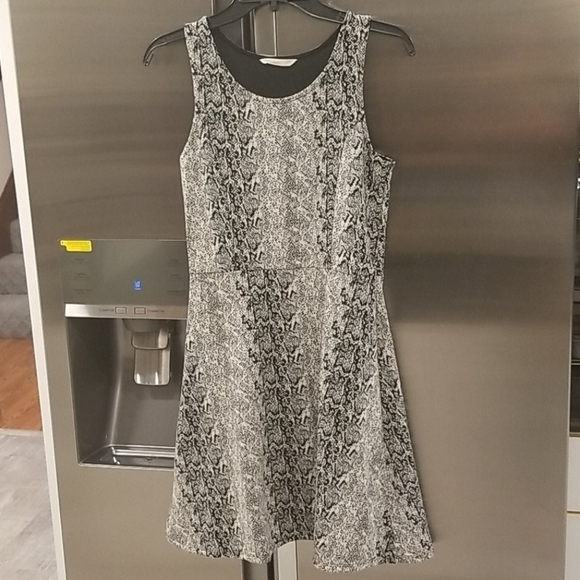 💕BB DAKOTA💕 Snake Skin Pattern Mini Dress - Picture 1 of 6